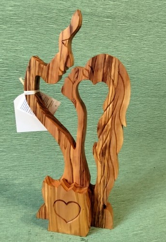 Couple figurine in olive wood -image2-682