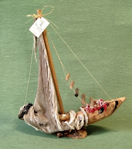 Καράβι Ιστιοφόρο με πανί μπεζ από γάζα -image2-725